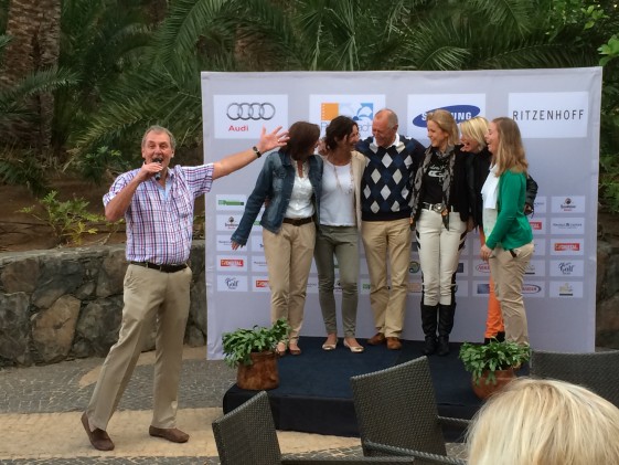 Wonti-Hostessen-Messewand-561x421